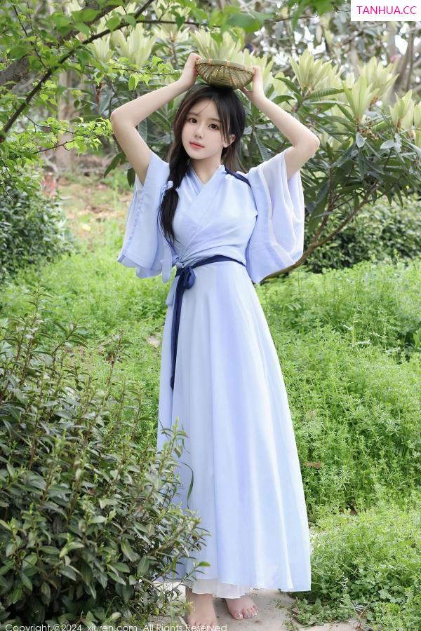   [XiuRen]高清写真图 2024.04.12 No.8386 小薯条nienie 美臀性感第2张图片